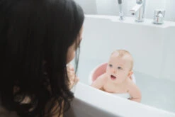 Angelcare Soft-Touch Blauw Badring AC-BR01-AQU -Kleintje Wereld Angelcare Soft Touch Badring sfeer foto