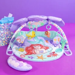 Bright Starts Disney Baby Kleine Zeemeermin Twinkle Trove Activity Gym Speelkleed K12534 -Kleintje Wereld Bright Starts Speelkleed 5