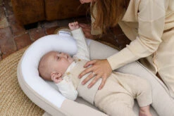 Doomoo Cocoon Tetra Jersey Sand Babynest CO 12 -Kleintje Wereld Doomoo Cocoon Tetra Jersey Sand Babynest CO 12.2