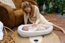 Doomoo Cocoon Tetra Jersey Sand Babynest CO 12 -Kleintje Wereld Doomoo Cocoon Tetra Jersey Sand Babynest CO 12.4