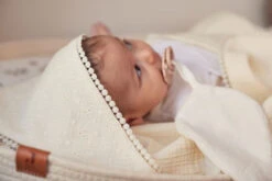 Jollein Embroidery Ivory 75 X 75 Cm Badcape 530-836-66069 -Kleintje Wereld Jollein Embroidery Ivory 75 x 75 cm Badcape 530 836 66069.6