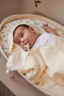 Jollein Embroidery Ivory 75 X 75 Cm Badcape 530-836-66069 -Kleintje Wereld Jollein Embroidery Ivory 75 x 75 cm Badcape 530 836 66069.7