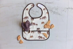 Jollein Savannah 2-pack Waterproof Slabber 029-864-66029 -Kleintje Wereld Jollein Savannah 2 pack Waterproof Slabber 029 864 66029 2