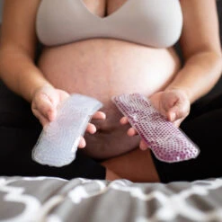 Lansinoh Koud En Warm Verzachtend Kraamverband 69140 -Kleintje Wereld Lansinoh Koud en Warm Verzachtend Kraamverband 69140 2