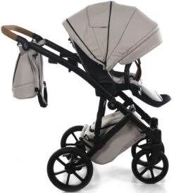 Tako Space Beige Kinderwagen Incl. Tas 02 -Kleintje Wereld Tako Space Beige Kinderwagen incl. Tas 02 13