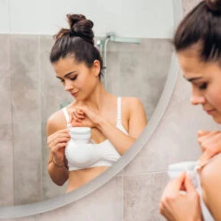 Baby Ono Shelly Hands-Free Elektrische Borstkolf 1000 -Kleintje Wereld baby ono shelly hands free elektrische borstkolf 1000 3 sfeerfoto