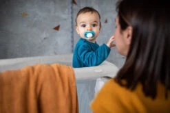 Babygo Groovy Grijs Campingbedje Incl. Bodemverhoger 4551 -Kleintje Wereld babygo groovy grijs campingbedje incl. bodemverhoger 11