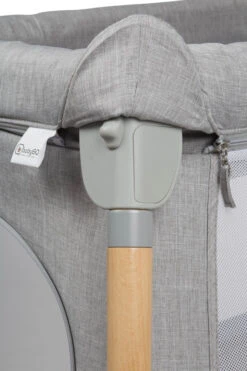 Babygo Groovy Grijs Campingbedje Incl. Bodemverhoger 4551 -Kleintje Wereld babygo groovy grijs campingbedje incl. bodemverhoger 5