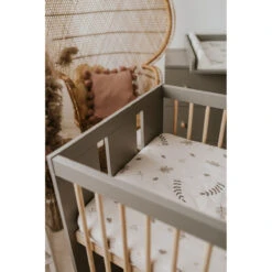 Babykamer Bo: Ledikant & Commode -Kleintje Wereld babykamer bo 3 1 2