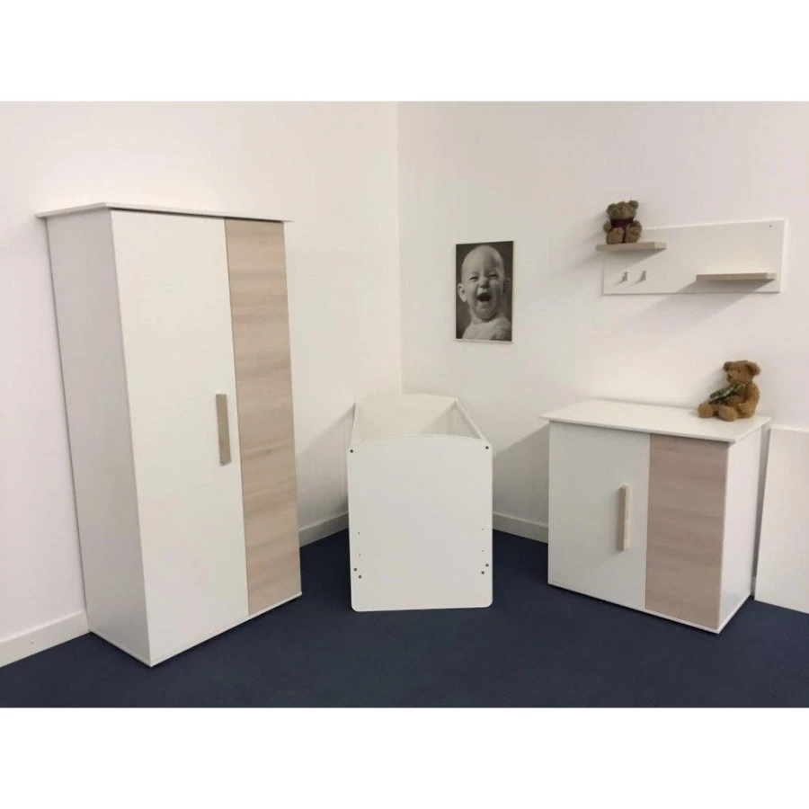 Babykamer Jasper: Ledikant, Commode En 2-Deurskast 3 Babykamer Jasper: Ledikant, Commode En 2-Deurskast
