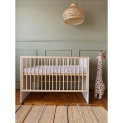 Babykamer Milly: Ledikant & Commode -Kleintje Wereld babykamermillyledikantcommodesfeer1 2