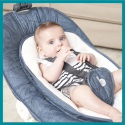 Babymoov Swoon Motion Blue Petal Babyschommel A055019 -Kleintje Wereld babymoov swoon motion blue petal babyschommel a055019 9