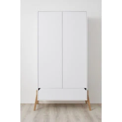 Bellamy Lotta Snow Babykamer: Ledikant/Juniorbed, Commode Met 6 Lades En 2-Deurskast -Kleintje Wereld bellamy lotta snow 2 deurskast lobisz2d 4 2