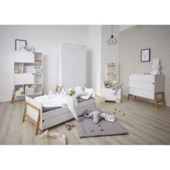 Bellamy Lotta Snow Babykamer: Ledikant/Juniorbed, Commode En 2-Deurskast -Kleintje Wereld bellamy lotta snow babykamer 3 2