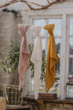 Bibs Swaddle Ivory 120 X 120 Cm Hydrofiel Multidoek 9402216 -Kleintje Wereld bibs swaddle 120 x 120 cm multidoek