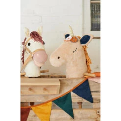 Bieco Magic Beige Stokpaard 7400019 -Kleintje Wereld bieco magic beige stokpaard 7400019 7