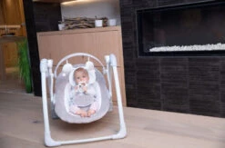 Bo Jungle B-Portable Swing Dolphy Taupe Babyschommel B700610 -Kleintje Wereld bo jungle b portable swing dolphy taupe babyschommel b700610 8