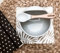 Bo Jungle B-Suction Bowl Grijs Kommetje Met Lepel B500600 -Kleintje Wereld bo jungle b suction bowl grijs kommetje met lepel b500600 10