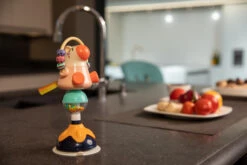 Bo Jungle B-Suction Toy Funny Horse Kinderstoel Speelgoed B910800 -Kleintje Wereld bo jungle b suction toy funny horse speelgoed b910800 3