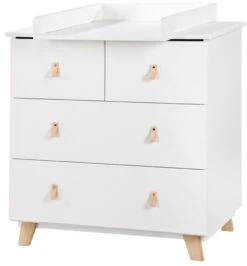 Babykamer Romy: Ledikant, Commode & 2-Deurskast -Kleintje Wereld commode noah 1