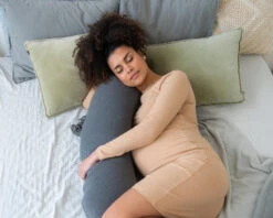 Doomoo Buddy Chine Anthracite Voedingskussenhoes BC B12 -Kleintje Wereld doomoo buddy chine anthracite voedingskussenhoes bc b12.4