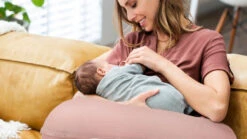 Doomoo Comfy Big Tetra Pink Voedingskussen 35 001 022 -Kleintje Wereld doomoo comfy big tetra pink voedingskussen 35 001 022 6