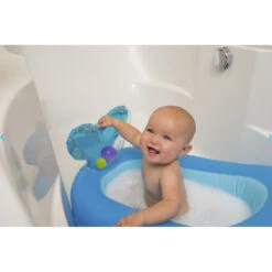 Infantino Whale Bubble Opblaasbaar Babybadje Bk-205016 -Kleintje Wereld infantino whale bubble opblaasbaar badje bk 205016 4