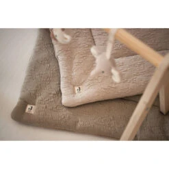 Jollein Soft Waves Olive Green 75 X 95 Cm Boxkleed 017-512-67052 -Kleintje Wereld jollein soft waves olive green 75 x 95 cm boxkleed 017 512 67052 1