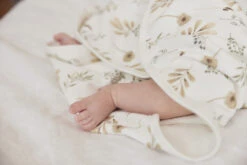 Jollein Wild Flowers 75 X 75 Cm Badcape 534-836-66098 -Kleintje Wereld jollein wild flowers 75 x 75 cm badcape 534 836 66098 8