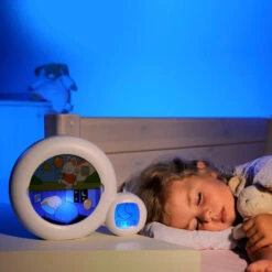 KidSleep Moon Wit/Blauw Slaaptrainer En Kinderwekker 0014 -Kleintje Wereld kidsleep moon wit blauw kinderwekker 0014 5