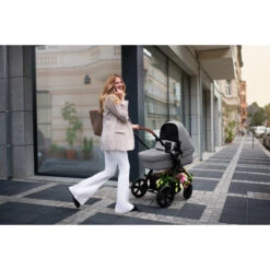 Kinderkraft A-Tour Black 3-in-1 Kinderwagen Incl. Autostoel KSATOU00BLK3000 -Kleintje Wereld kinderkraft a tour kinderwagen sfeerfoto 1 1 1