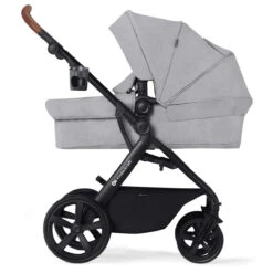 Kinderkraft A-Tour Light Grey 3-in-1 Kinderwagen Incl. Autostoel KSATOU00LGR3000 -Kleintje Wereld kinderkraft a tour light grey 3 in 1 kinderwagen incl. autostoel ksatou00lgr3000 2
