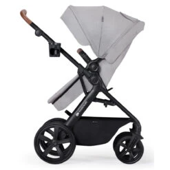 Kinderkraft A-Tour Light Grey 3-in-1 Kinderwagen Incl. Autostoel KSATOU00LGR3000 -Kleintje Wereld kinderkraft a tour light grey 3 in 1 kinderwagen incl. autostoel ksatou00lgr3000 4