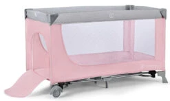Kinderkraft Leody Pink Campingbed Met Accessoires KCLEOD00PNK00AC -Kleintje Wereld kinderkraft leody pink campingbed 1920x1920 1