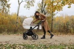 Kunert Talisman Black Flowers 2-in-1 Kinderwagen TA-01-BLACK -Kleintje Wereld kunert talisman black green 2 in 1 kinderwagen ta 04 black 000 000