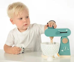 Label Label Groen Houten Keukenmixer LLWT-24913 -Kleintje Wereld label label groen houten keukenmixer llwt 24913 2