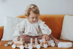 Label Label Nougat Houten Speelgoed Trein LLWT-34390 -Kleintje Wereld label label nougat houten speelgoed trein llwt 34390 4