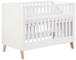Babykamer Romy: Ledikant & Commode 12 Babykamer Romy: Ledikant & Commode -Kleintje Wereld ledikant noah 60 x 120 cm 1 1