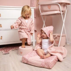 Bébé-jou Bebe-Jou Leopard Pink Badcape 3010123 -Kleintje Wereld leopard pink mood 51