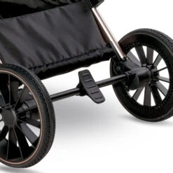 Lorelli Aria Grey 3-in-1 Kinderwagen Incl. Autostoel 1002177-2325 39 Lorelli Aria Grey 3-in-1 Kinderwagen Incl. Autostoel 1002177-2325 -Kleintje Wereld lorelli aria 3 in 1 combi details sfeer 1