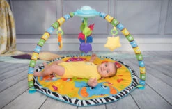 Lorelli Play Gym Speelkleed Met Projector 1030035 -Kleintje Wereld lorelli projector play gym speelkleed met projector 1030035