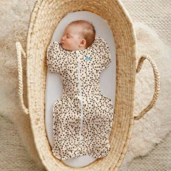 Love To Dream Swaddle Up 1.0 Animal Beige Small 3-6 Kg Inbakerslaapzak L1001252BGES -Kleintje Wereld love to dream swaddle up 1.0 animal beige 2