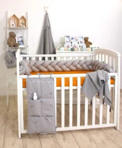 MamaLoes Amy Pure Grijs 2-in-1 Babynest En Braided Bedbumper 80661 -Kleintje Wereld mamaloes amy pure grijs 2 in 1 babynest en braided bedbumper 80661 1 1
