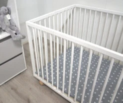 MamaLoes Grey/White Stars Boxdek W-388571 -Kleintje Wereld mamaloes grey white stars boxdek w 388571