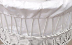 MamaLoes Rotan Wit Baby Wiegje 66755 -Kleintje Wereld mamaloes rotan wit baby wiegje 2