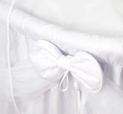 MamaLoes Royal Wit Voile Baby Wiegje 66756 -Kleintje Wereld mamaloes royal wit voile baby wiegje 2