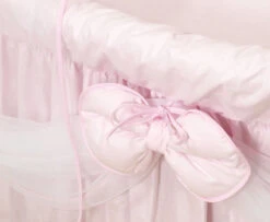 MamaLoes Royal Zacht Roze Voile Baby Wiegje 66757 -Kleintje Wereld mamaloes royal zacht roze voile baby wiegje 2