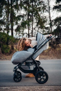 Momi Miya Grey Wandelwagen WOSP00032 -Kleintje Wereld momi miya wandelwagen wosp00031 23