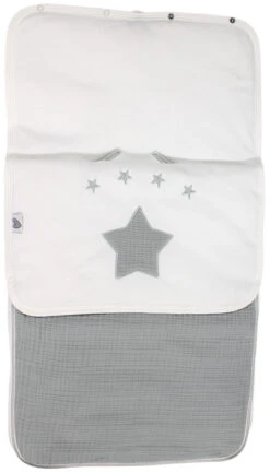 Petit Villain Hydrofiel Grijs Universele Autostoel Voetenzak 6 Petit Villain Hydrofiel Grijs Universele Autostoel Voetenzak -Kleintje Wereld petit villain hydrofiel grijs universele voetenzak 2