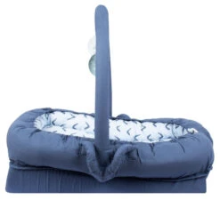 Sevibaby Blue Reflux Multifunctioneel Draagbaar Babynest 275-154 -Kleintje Wereld sevibaby blue reflux multifunctioneel draagbaar babynest 275 154 2